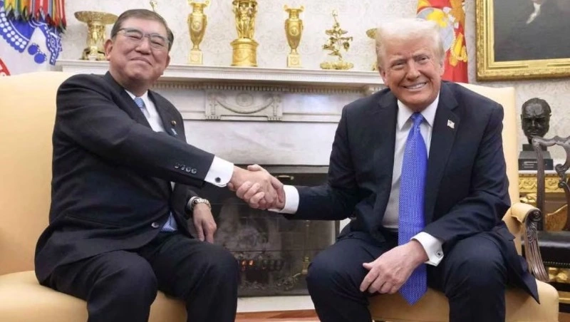 Премьер Японии Исиба и Трамп намерены войти в золотой век двусторонних связей