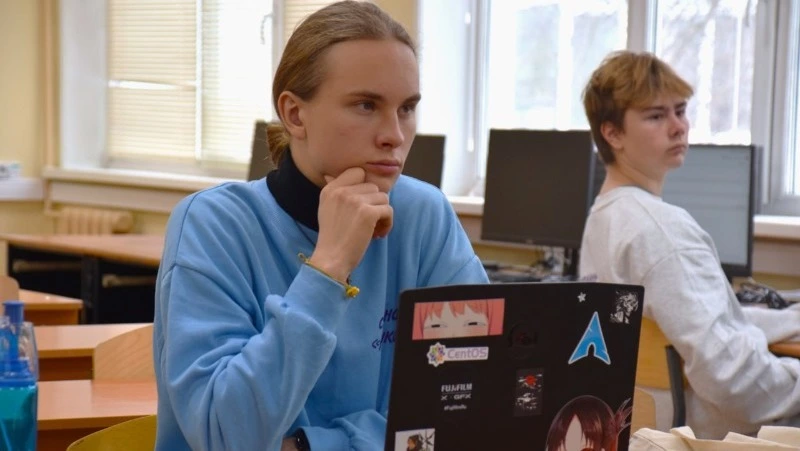 Сборкой беспилотников занялись участники смены «Наука» по модели «Сириус» на Сахалине