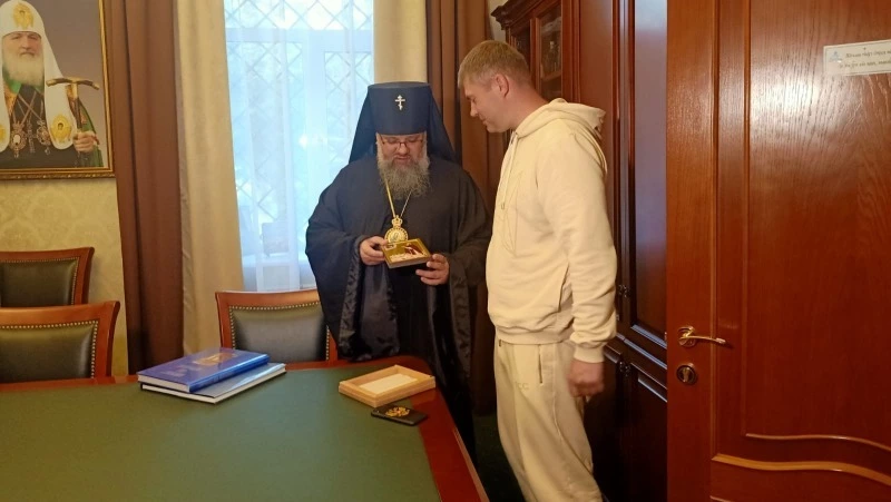 Архиепископ Никанор благословил установку поклонного креста и иконы на Симушире