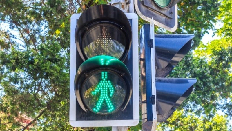 Специалисты приступили к установке 6 светофоров на трассе Южно-Сахалинск — Синегорск