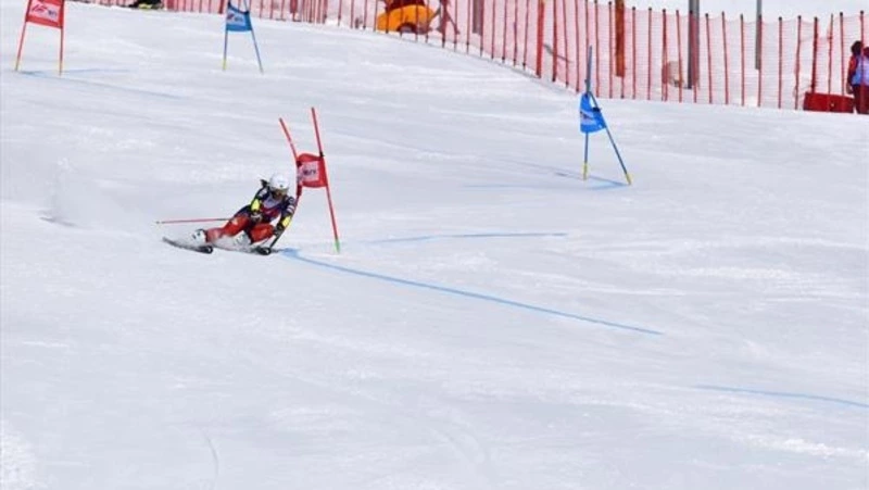 Четыре сахалинских горнолыжника заехали в топ-10 международных соревнований
