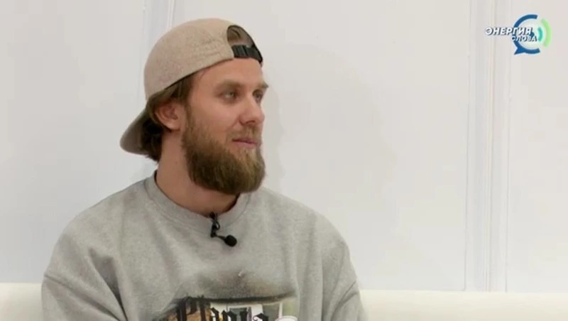 Как создавались муралы в Южно-Сахалинске? Гость подкаста «Энергия слова» - Александр Мущенко