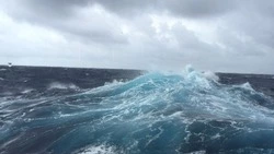 Рейс «Адмирала Невельского» на Курилы отменили из-за непогоды