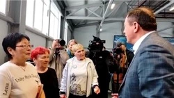 Жители Холмска рассказали губернатору о занятиях в новом спортивном центре