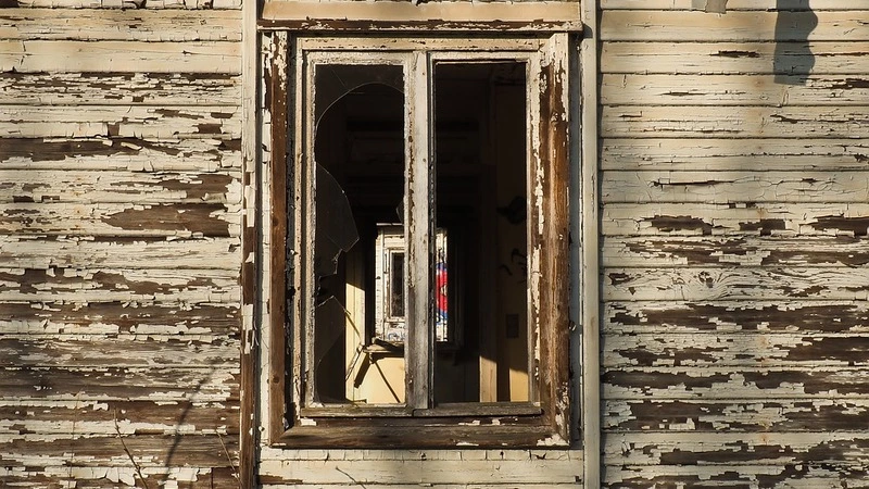 Прокуратура заинтересовалась историей пенсионерки из Онора, которой отключили свет в доме