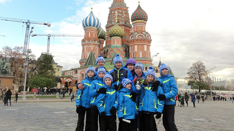 Семья с 8 детьми из Кемеровской области проедет по Сахалину с концертами