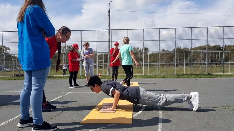 В Сахалинском медколледже день здоровья отметили зарядкой
