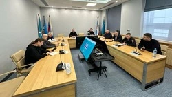 Спецтехнику задействуют в расчистке второстепенных улиц Южно-Сахалинска