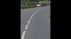 Разметка «танцует» на трассе в Корсаковском районе Сахалина и смешит водителей