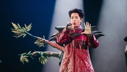 Певец Дын Фук из Вьетнама победил в «Интервидении»