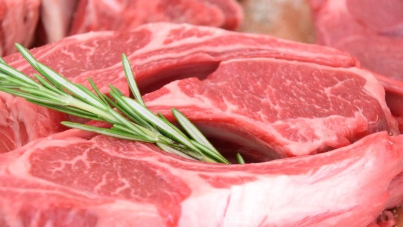 Роспотребнадзор наказал 3 сахалинских ресторана за просроченное мясо