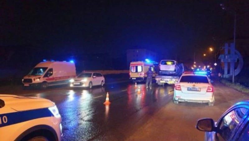 Водитель эвакуатора сбил человека ночью в Южно-Сахалинске