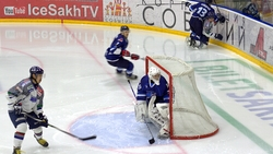 В тяжелейшем матче ХК «Сахалин» уступил «Фри Блейдс»