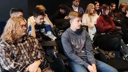 Школьники Южно-Сахалинска изучили основы машинного обучения на «Уроке цифры»