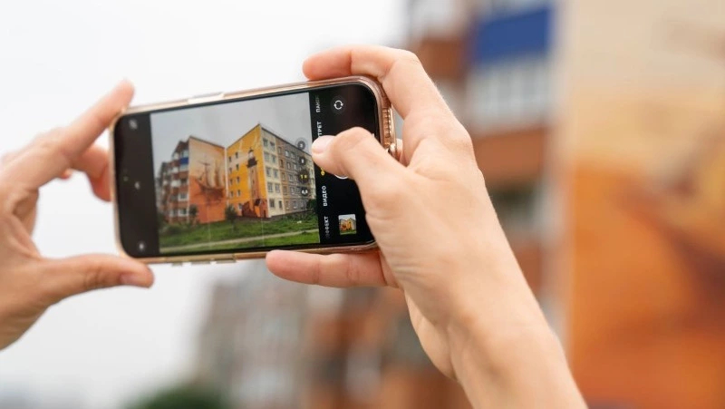 Муралы, скверы и свет: как Южно-Сахалинск за год заметно изменил городской облик