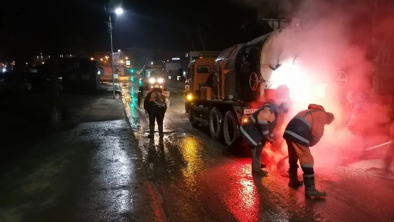 В Корсакове продолжают приводить в порядок дороги