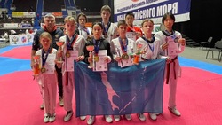 Спортсмены из Корсакова привезли 12 медалей с соревнований по тхэквондо в СПб