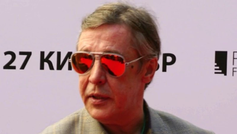 Актера Михаила Ефремова выпустили на свободу  