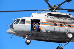 Вертолет Ми-8 вылетел на поиск пропавших женщин в Смирныховском районе