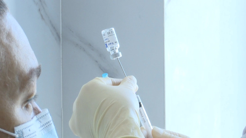 Более 1500 человек привились от коронавируса за сутки на Сахалине