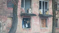 Дети играют в руинах: в Южно-Сахалинске снесут заброшку на проспекте Победы