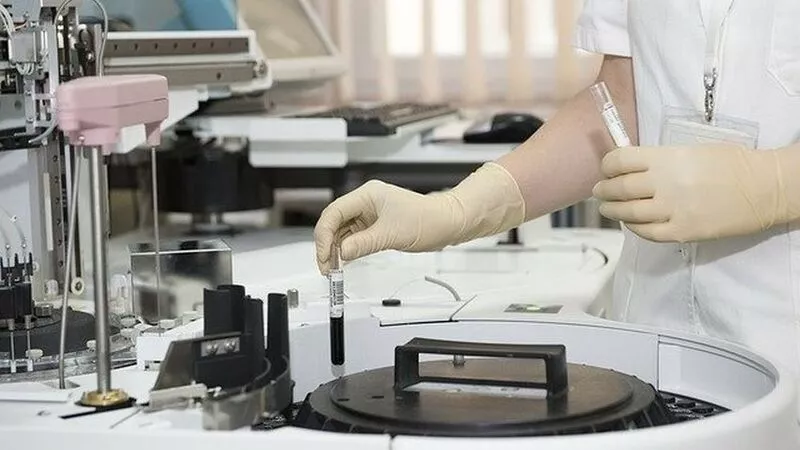 Пятеро больных коронавирусом скончались на Сахалине за сутки