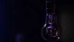 Суд взыскал с жителя Холмска, три года не платившего за электричество, 70 тысяч рублей