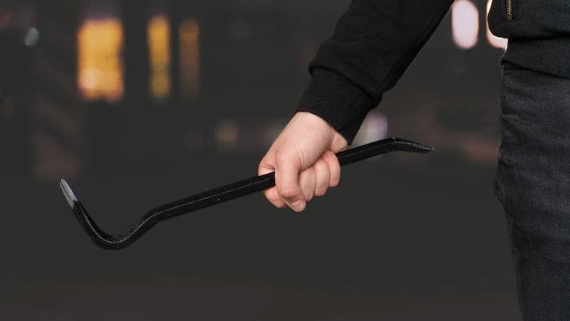 Парень угнал у пожилого соседа легковой автомобиль на Сахалине