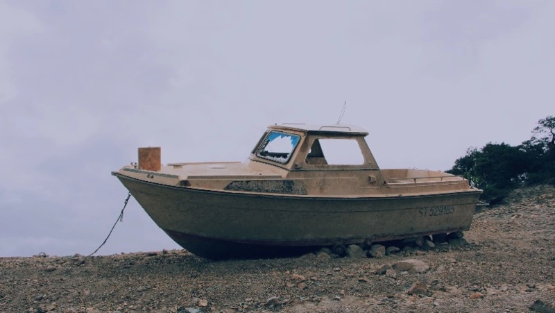 Сахалинец украл лодочный мотор, чтобы отомстить жене после ссоры