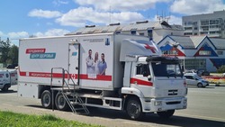 Мобильный пункт вакцинации переехал на площадь Победы в Южно-Сахалинске