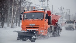 89 единиц техники вышли чистить Южно-Сахалинск от снега