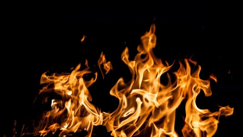 Взрослых рядом не было: трое детей погибли при пожаре в многоэтажке во Владивостоке