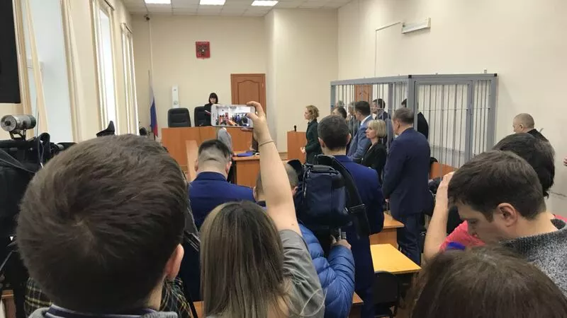 В Южно-Сахалинском городском суде началось оглашение приговора бывшему губернатору Хорошавину (ФОТО и ВИДЕО)