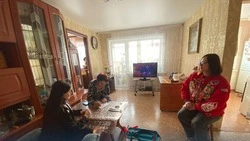 Члены УИК вышли к сахалинцам для голосования на дому 