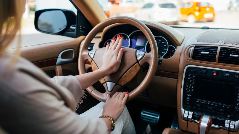 Девушку обвинили в угоне автомобиля за 650 тысяч рублей в Южно-Сахалинске