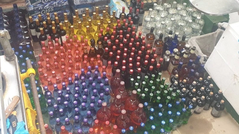 На Сахалине в прибывшем из Южной Кореи судне нашли тайник с 335 литрами алкоголя