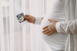 Каждая десятая сахалинка сталкивается с негативной реакцией начальства на беременность