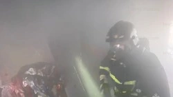 Мусор загорелся в квартире одной из пятиэтажек Холмска 8 июля