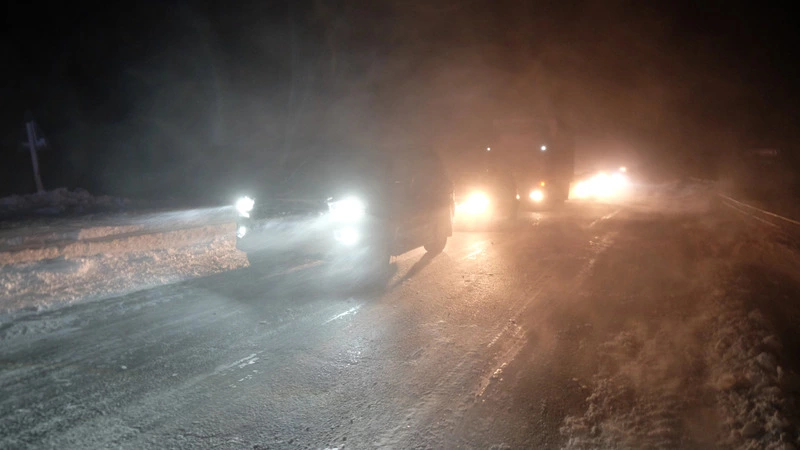 Мэр Долинского района на Сахалине застрял в снежном заносе (ВИДЕО)