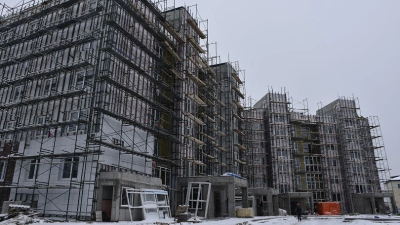 Из аварийного жилья в новые квартиры переедут 190 семей Поронайского района