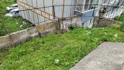 Режим ЧС ввели в селе Быков из-за падения подпорной стены на жилой дом