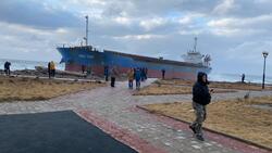 Китайское судно выбросило на берег на юге Сахалина