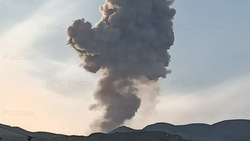 Выброс пепла зафиксировали на вулкане Эбеко днем 4 марта