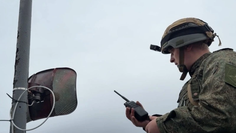 Военнослужащие с Сахалина развернули станцию беспроводного широкополосного доступа в зоне СВО