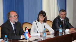 Бизнес-среду Южно-Сахалинска изучает посол Нидерландов в РФ