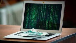 Пенсионер из Костромы перевел 245 тысяч рублей фейковой Дженнифер Энистон