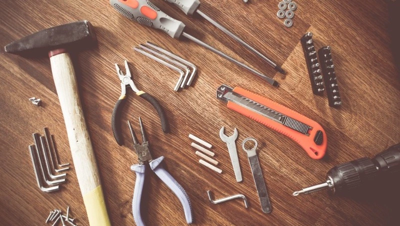 Сахалинец украл у друга инструменты, а потом вернул их обратно, испугавшись наказания