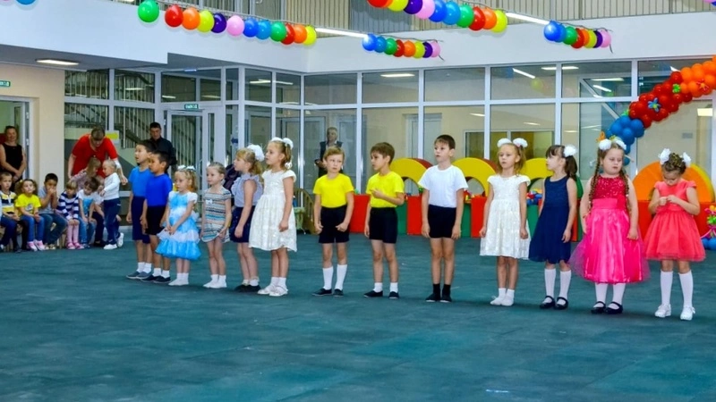 В Углегорске открыли детский сад с бассейном