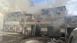 Автосервис вспыхнул в селе Троицком Анивского района