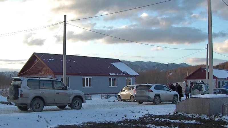 Переселение из «аварийки» и газификация: мэр Долинска рассказал губернатору о достижениях района